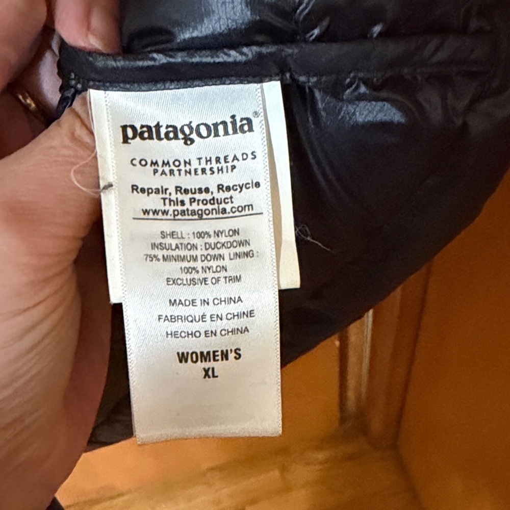 Patagonia lightweight Fiona down black parka size xl - Picture 4 of 5
